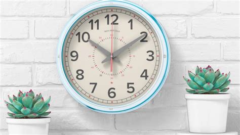 Vastu Tips: घर या ऑफिस में इन दिशाओं में लगाएंगे घड़ी तो चमकेगा आपका ...