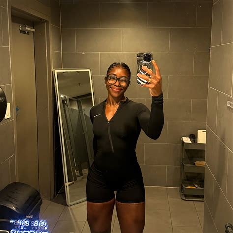 LT 🇯🇲 | Online Fitness Coach | Happy Monday babies 🖤 I hope you all had a beautiful weekend! I ...