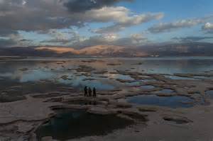 What could happen if Earth runs out of oxygen?
