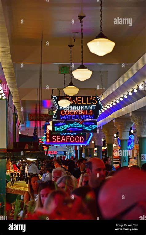 Seattle Neon Signs 的图像结果