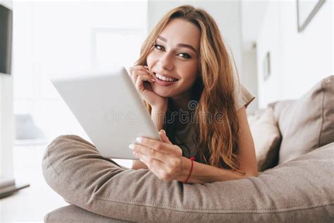 Happy Lady Using Computer 的图像结果