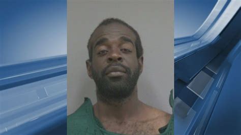 Gainesville Police officers arrest man after Publix break-in