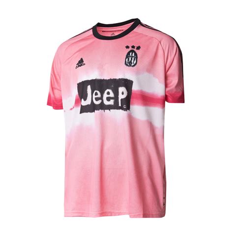 Juventus Jersey Pink : Juventus Humanrace Jersey Fourth Kit By Pharrell ...
