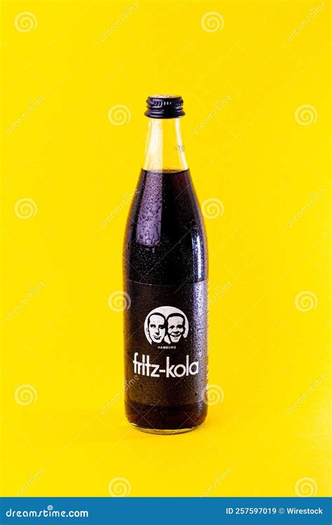 Fritz Kola Flasche. Cola Glasflasche 05 L Einen Halben Liter. Kola Aus ...