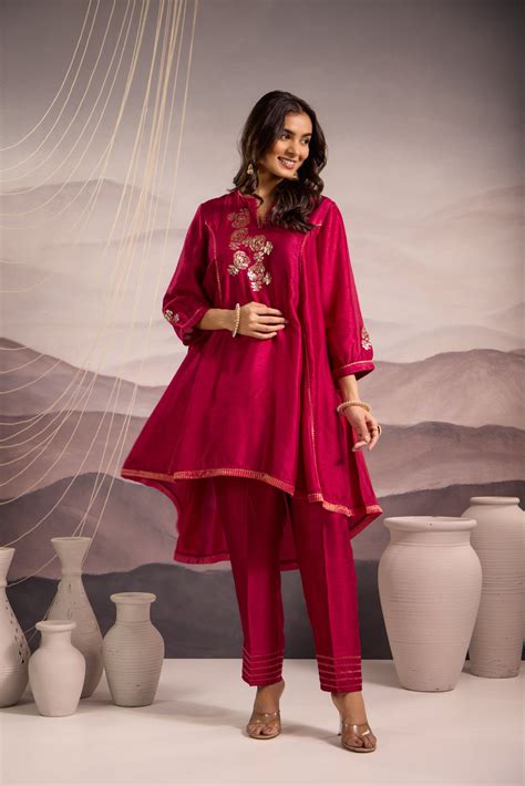 Deep-Magenta Flared High Low Silk Kurta Set – OMI