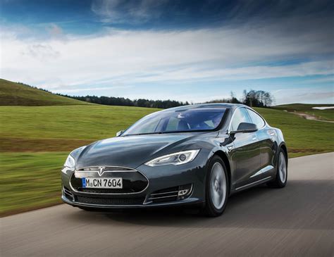 Tesla Autopilot brings autonomous driving to Model S | Autocar Professional