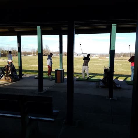 Play St. Louis: Cave Spring Golf Center, St. Charles