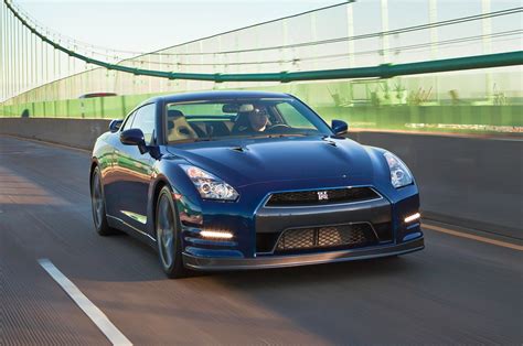 2013 GT-R Nissan Photos and Videos - MotorTrend
