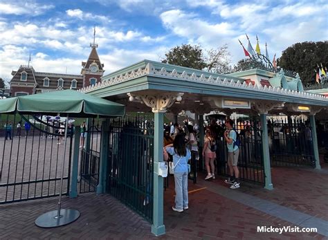Disneyland Making Change to Magic Key Annual Pass Program in 2026 ...