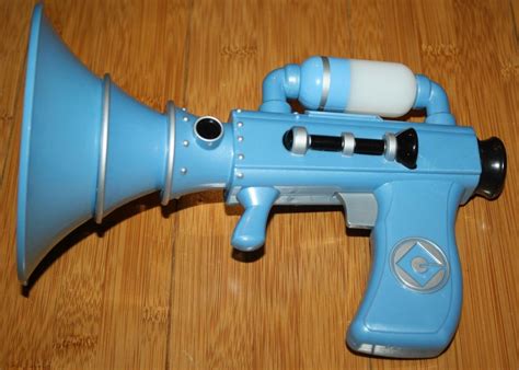 Despicable Me Minion Fart Blaster Gun Thinkway Toys Sounds Color ...