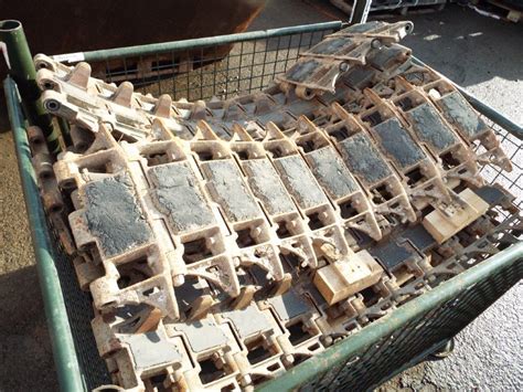 Afbeeldingsresultaten voor tank tracks