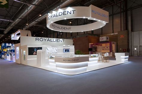 Smart Room Barcelona: Customer Reviews, Stands and Services