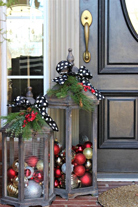 10 Outdoor Christmas Decoration Ideas - Stylish Outside Christmas ...