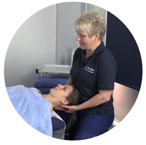 Chest Neck Massage 的图像结果