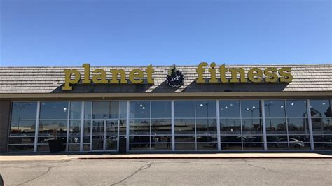Gym in Wichita (Normandie), KS | 6592 E Central Ave | Planet Fitness