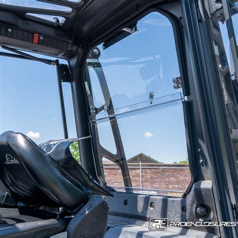 Linde Forklift Rear Windshield – ProEnclosures