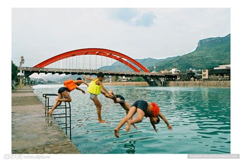 宜宾长宁县举办迎新年游泳友好邀请赛-国际在线