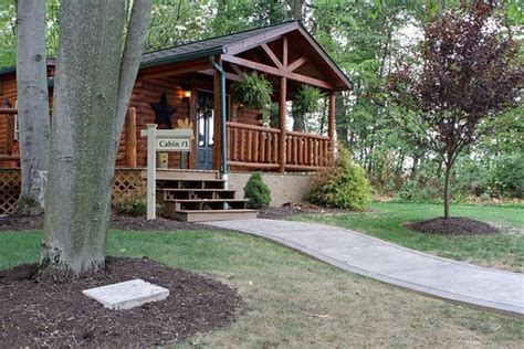 UNCLE TOM'S CABIN (Millersburg, Ohio) - Ranch Reviews & Photos ...
