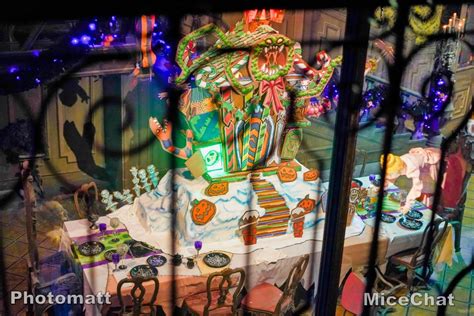 Haunted Mansion Gingerbread House Disneyland Haunted Mansion Holiday