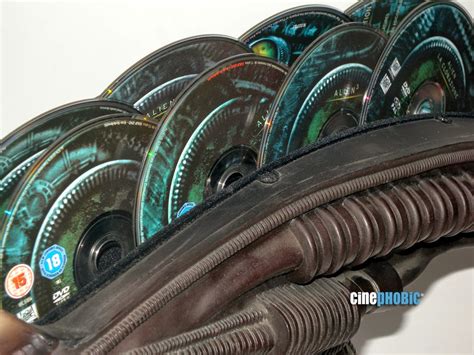 Alien Custom Box Set 的图像结果