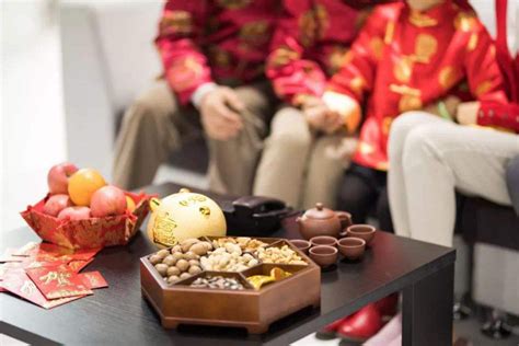 定亲交换什么礼物最新素材