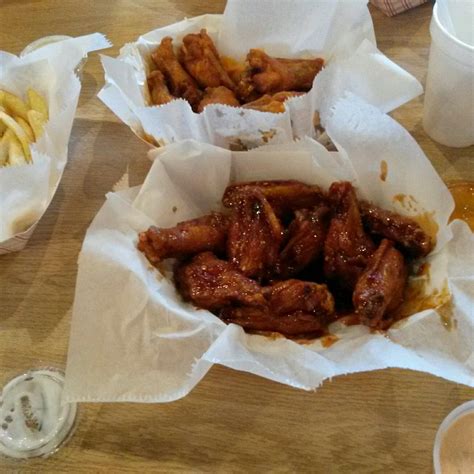WOODY'S WINGS N' BAR, Aurora - Menu, Prices & Restaurant Reviews ...