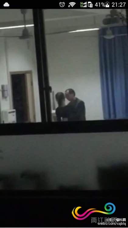 网曝重庆一中学老师与女生在办公室发生不雅行为-搜狐新闻