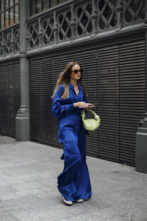 Cómo combinar el color azul marino como una experta en moda