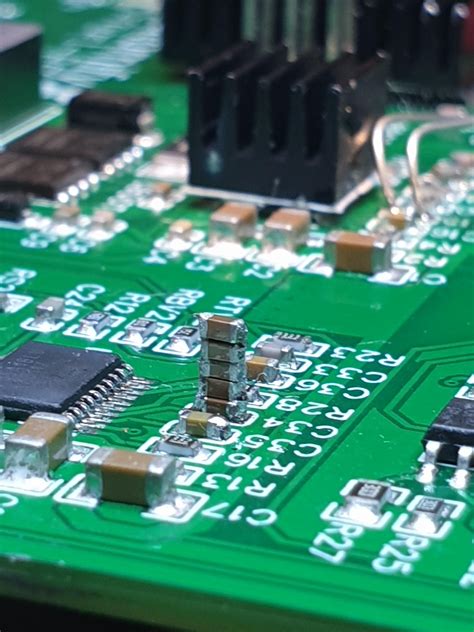 Stacked some 603 Caps in parallel to achieve the value I desperately ...