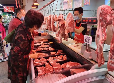 郑州商超里，猪肉比上个月一斤最多降了12元-大河网