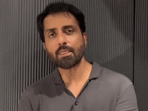 Sonu Sood Dubai Stranded Passengers Free Stay | Middle East Conflict