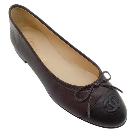 Chanel Brown Leather Ballet Flats with Black Cap Toe ref.980251 - Joli ...