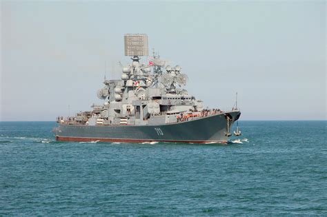 为什么苏俄“基洛夫核动力巡洋舰”舰炮不放在舰首？ - 知乎