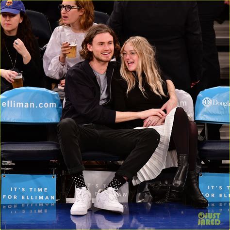 Dakota Fanning Shares Courtside Kiss with Boyfriend Henry Frye: Photo ...