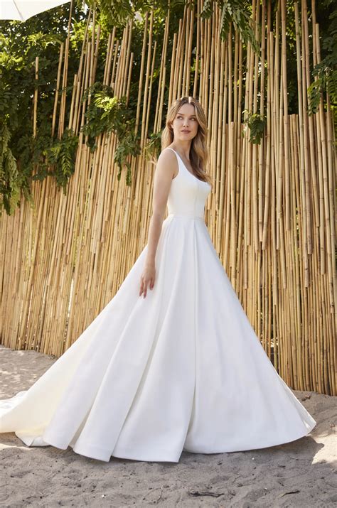 Mikaella - The Crystal Bride