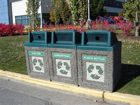 Recycling Containers 的图像结果