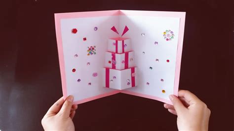 简单漂亮的生日立体折纸贺卡，打开漂亮的生日礼物，手工创意视频教程