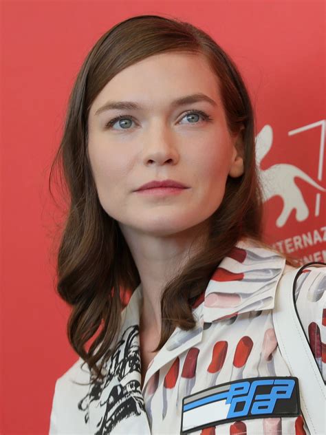 Hannah Gross's Instagram, Twitter & Facebook on IDCrawl