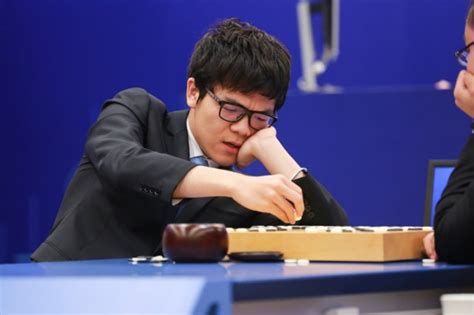 柯洁再负AlphaGo 赛后与连笑复盘|柯洁|白棋|黑棋_新浪新闻