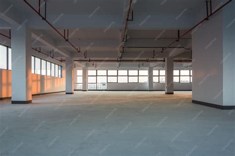 Empty Building Space 的图像结果
