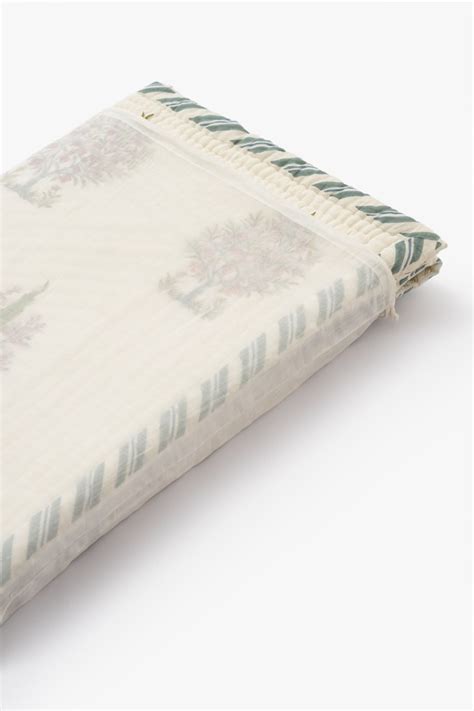 Good Earth – Stylish Sustainable Luxury Retail | Goodearth.in