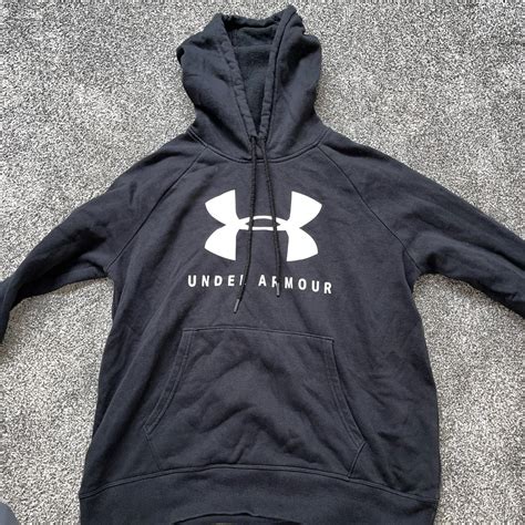 Under Armour Women's Black Hoodie | Depop