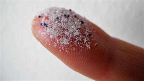 How plastic particles are reaching the lungs?