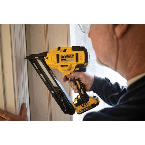 DEWALT Nail Gun: Finish, Combo, For 15 ga Nail Gauge, For 1 1/4 in to 2 ...