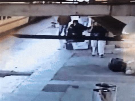 Woman falls from moving train at Bhopal Railway station - Bhopal News ...