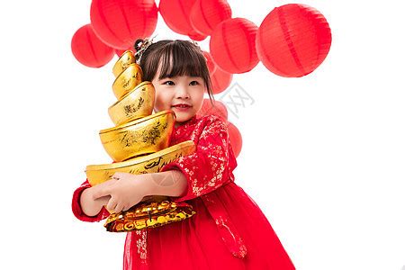 抱着金元宝的可爱小女孩高清图片下载-正版图片507611857-摄图网