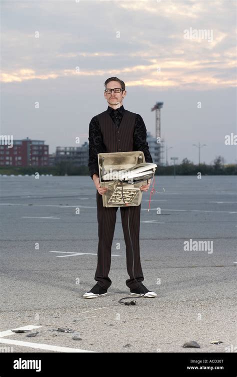 Hand Next to Broken Computer 的图像结果