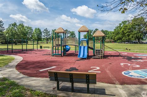White Station Elementary School in Memphis, TN - Homes.com