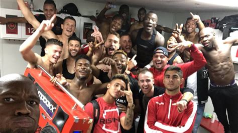 La fiesta que armó Didier Drogba en el vestidor del Phoenix Rising - AS.com