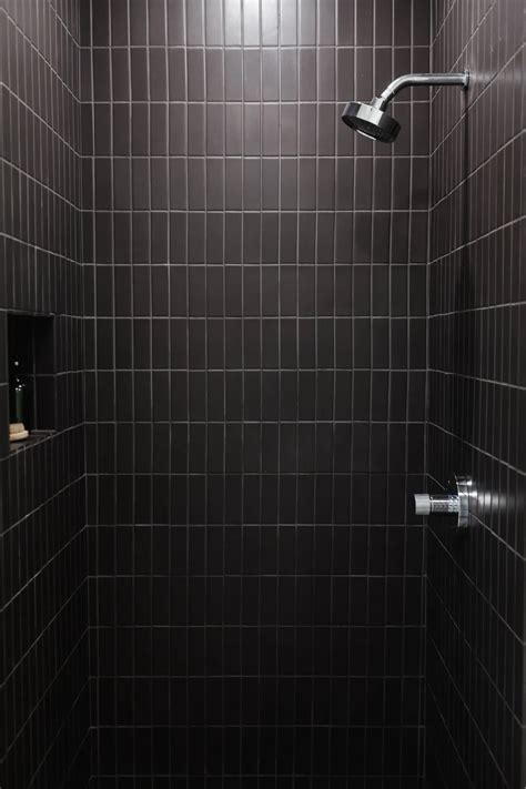 Black Bathroom Shower Tile 25 Black And White Bathrooms That Prove